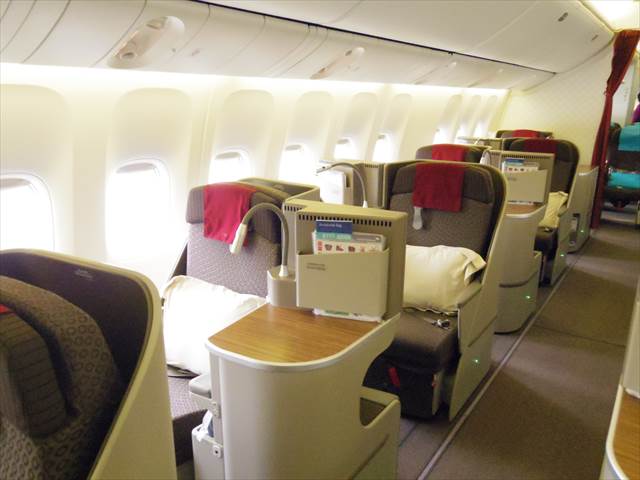 ガルーダインドネシア航空 77 300er エグゼクティブクラス搭乗記 座席シート編 海外旅行と保険のスゝメ